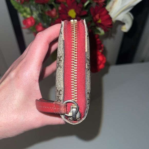 Authentic Gucci Special Edition Collector Item Kingsnake Heart Design GG Wallet - Picture 6 of 15